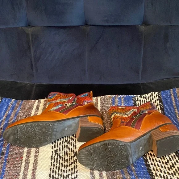 100% Leather Ankle Boots - Picture 3 of 5